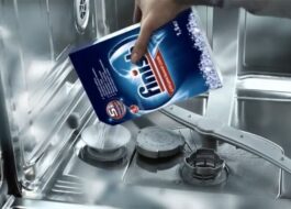 Wo Salz in eine Bosch-Geschirrspülmaschine gegeben wird