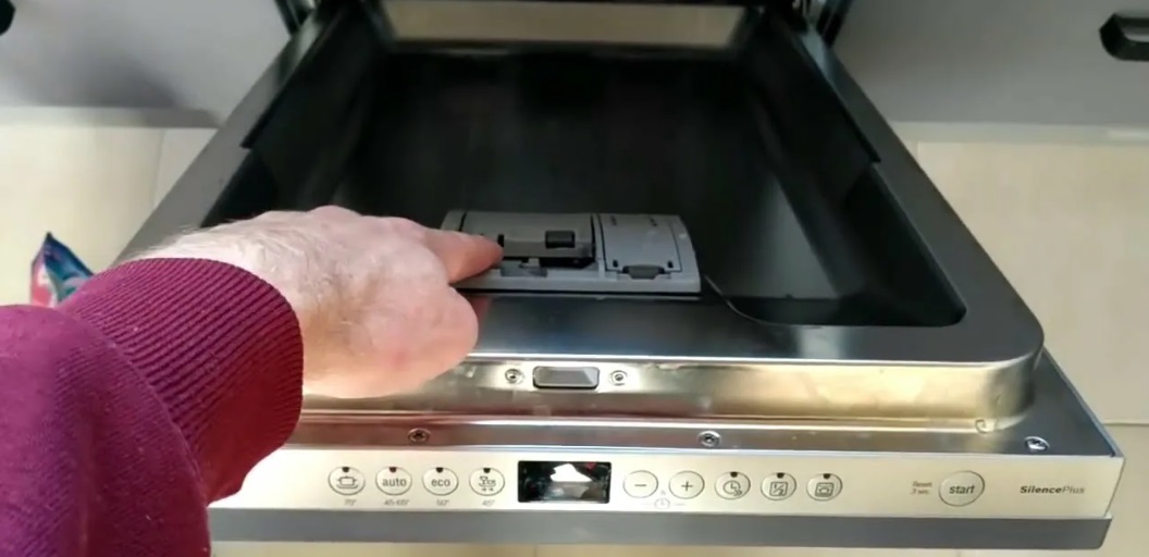 kjører en Bosch oppvaskmaskin uten oppvask