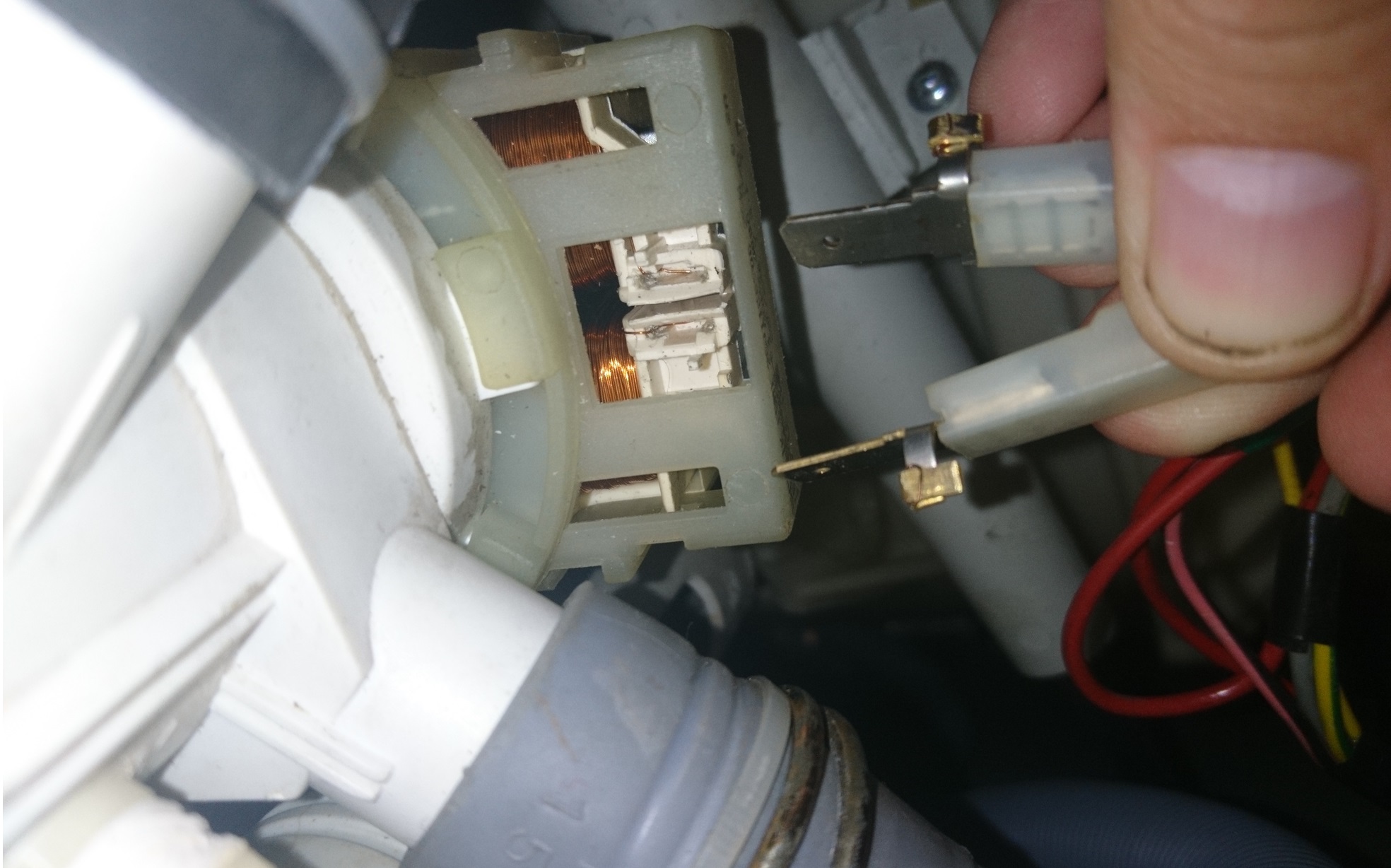 How to connect the pump wires of an LG washing machine