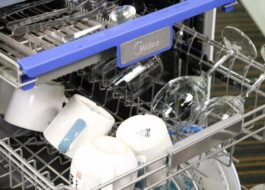 Како ставити посуђе у Мидеа машину за прање судова