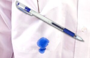 Sådan fjerner du blæk fra en pen i en vaskemaskine