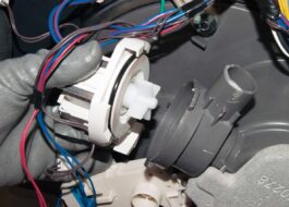 Reparatie pompe masina de spalat rufe Whirlpool