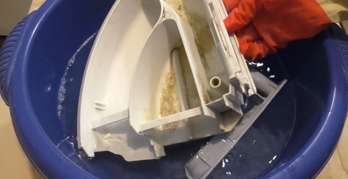 hur man tvättar brickan på en Ariston-maskin