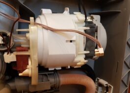 Reparation af Bosch opvaskemaskine pumpe