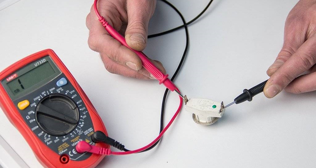 checking the temperature sensor with a multimeter