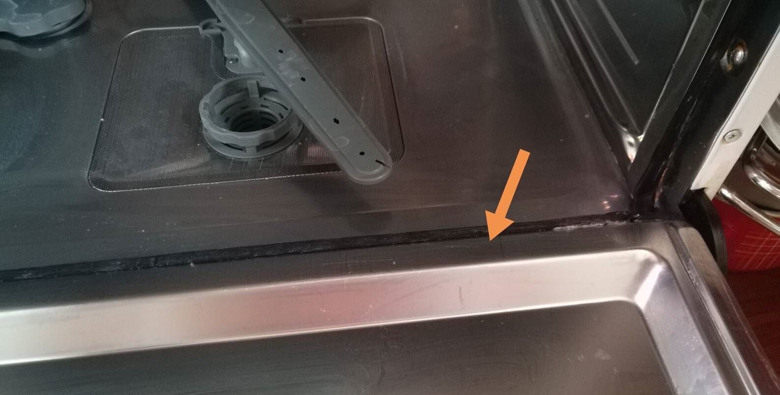 Bulaşık makinesi contasından kaynaklanan sızıntı