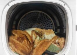 Secando um cobertor na secadora