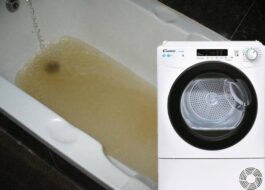 Apa de la mașina de spălat intră în cadă