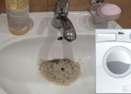 Vand fra vaskemaskinen går ned i vasken