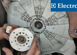 Kaip pakeisti „Electrolux“ iš viršaus įkraunamos skalbimo mašinos apkabą