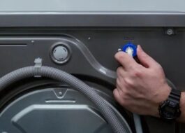Замена доводног црева машине за прање веша