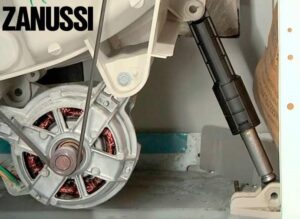 Hur man byter stötdämpare på en tvättmaskin från Zanussi