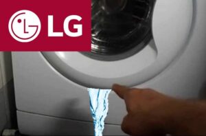 Tumutulo mula sa ilalim ng pintuan ng washing machine ng LG
