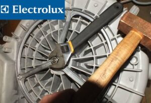 Demontáž kladky práčky Electrolux